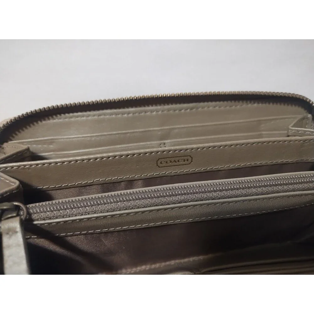 COACH Accordion Madison Authentic Wallet Zipper Closure Brown